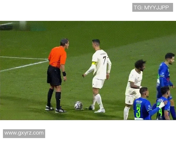 模仿足球巨星点球技巧挑战谁能完美复制梅西和C罗的绝技